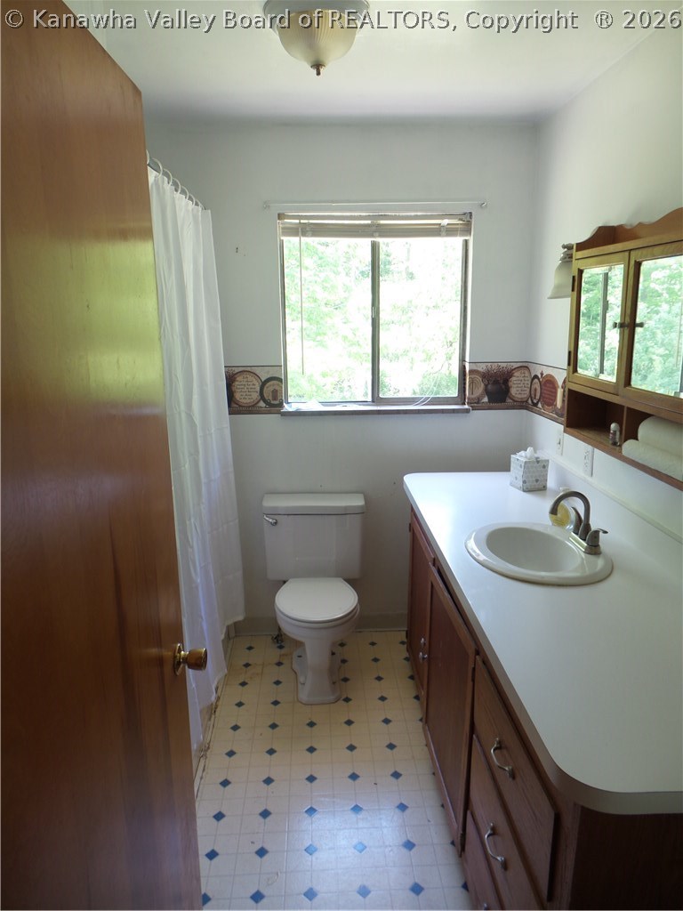 2843 Poca Fork Road Elkview, WV 25071 - Photo 14 of 23 Gallery Image 14