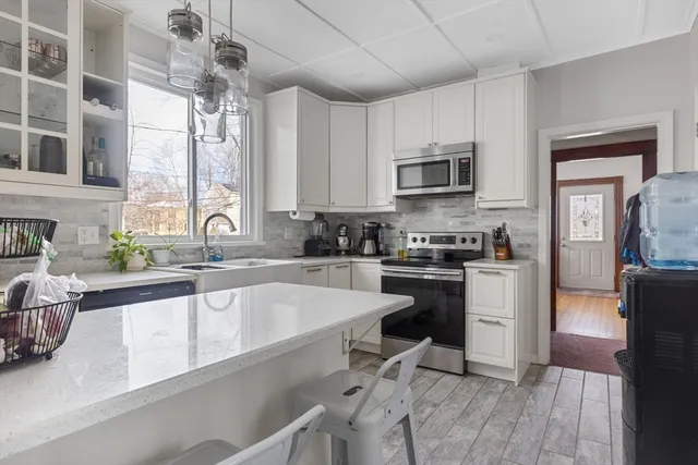 $3,600 | 85 Bedford Street, Bridgewater, MA 02324