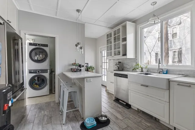 $3,600 | 85 Bedford Street, Bridgewater, MA 02324