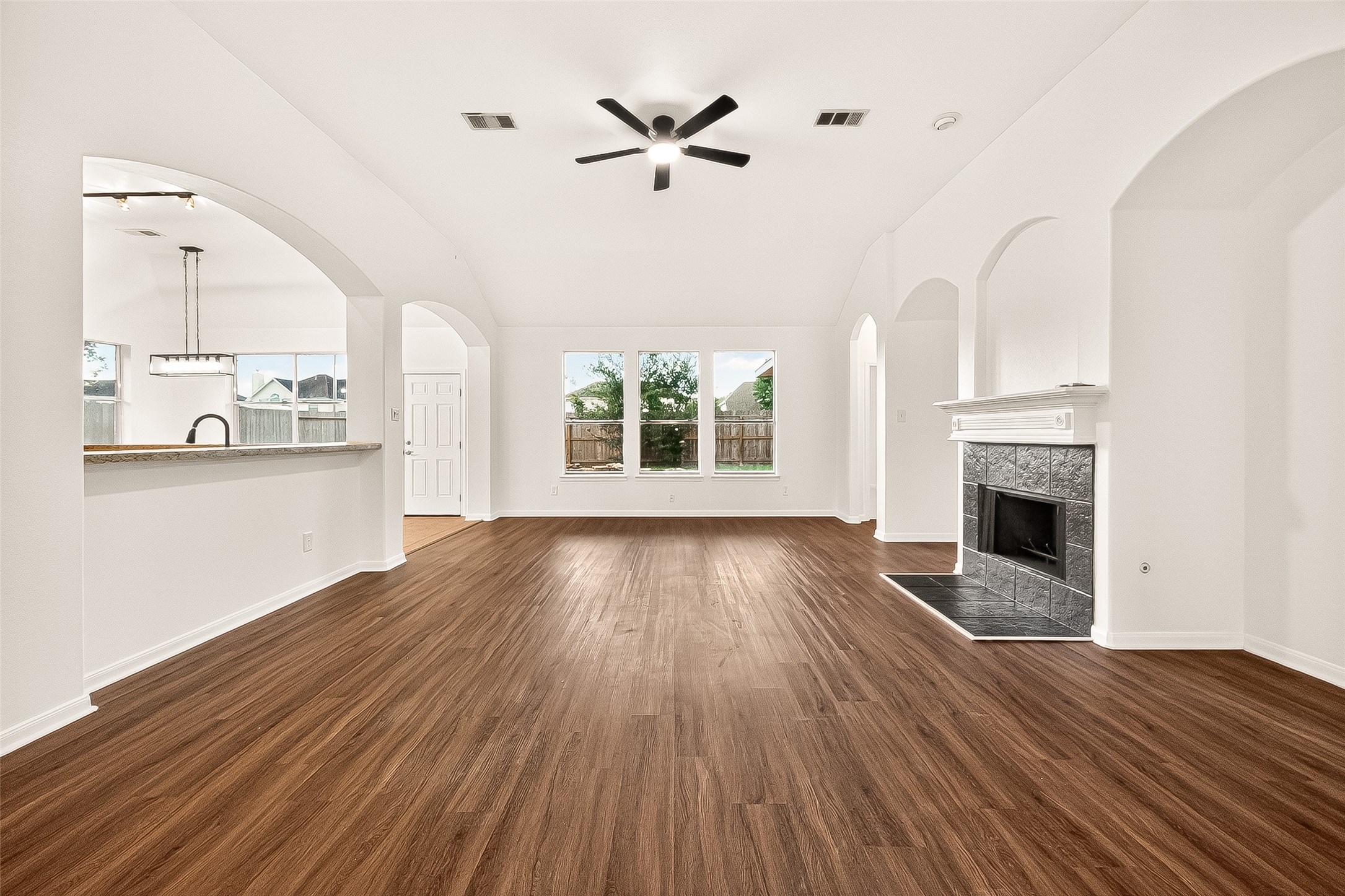17415 Memorial Crest Drive Spring, TX 77379 - Photo 7 of 28
