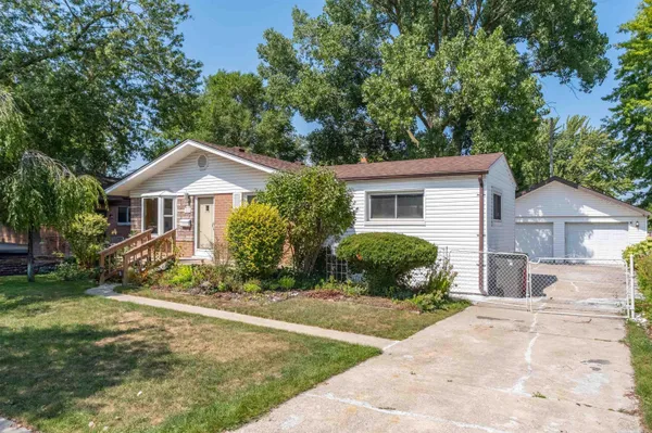 $185,000 | 19439 Heckman Street, Clinton Township, MI 48035
