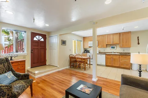 $1,199,000 | 4722-4726 Shattuck Avenue, Oakland, CA 94609