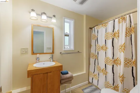 $1,199,000 | 4722-4726 Shattuck Avenue, Oakland, CA 94609