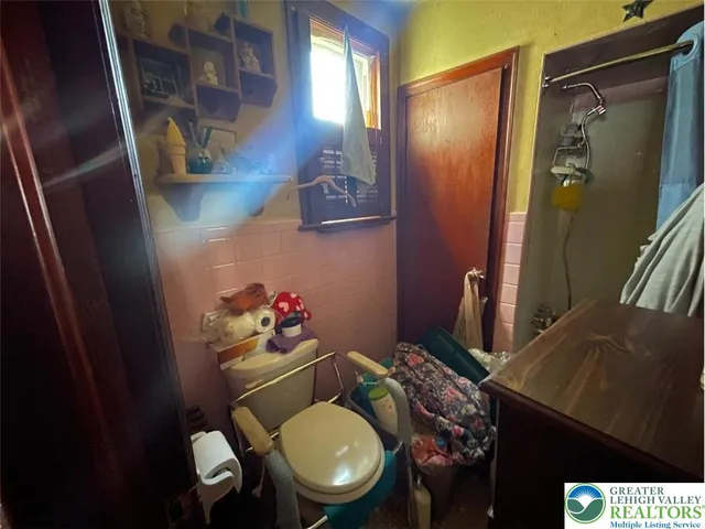 $129,900 | 814 Charles Street, Luzerne, PA 18709