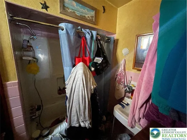 $129,900 | 814 Charles Street, Luzerne, PA 18709