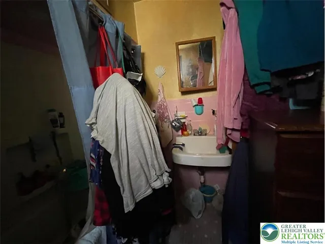 $129,900 | 814 Charles Street, Luzerne, PA 18709