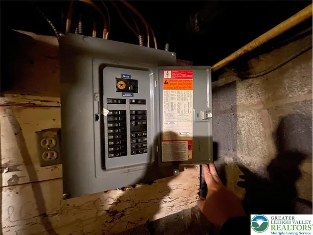 $129,900 | 814 Charles Street, Luzerne, PA 18709