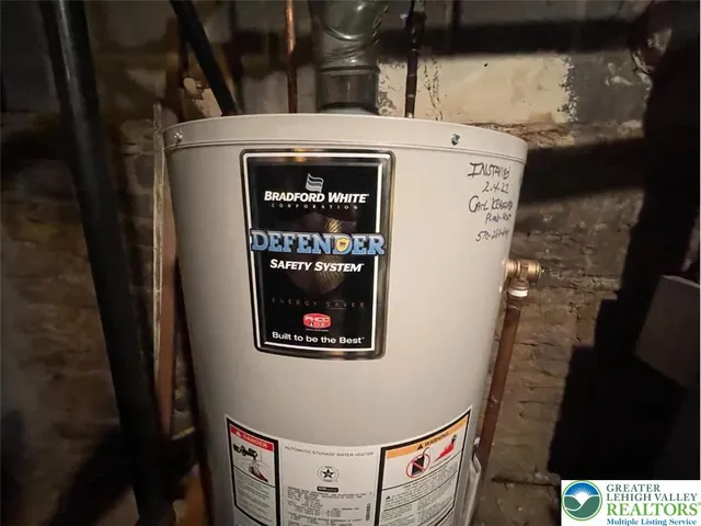 $129,900 | 814 Charles Street, Luzerne, PA 18709