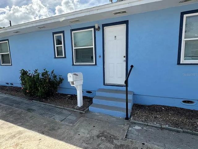 $950 | 1481 Drew Street, Clearwater, FL 33755