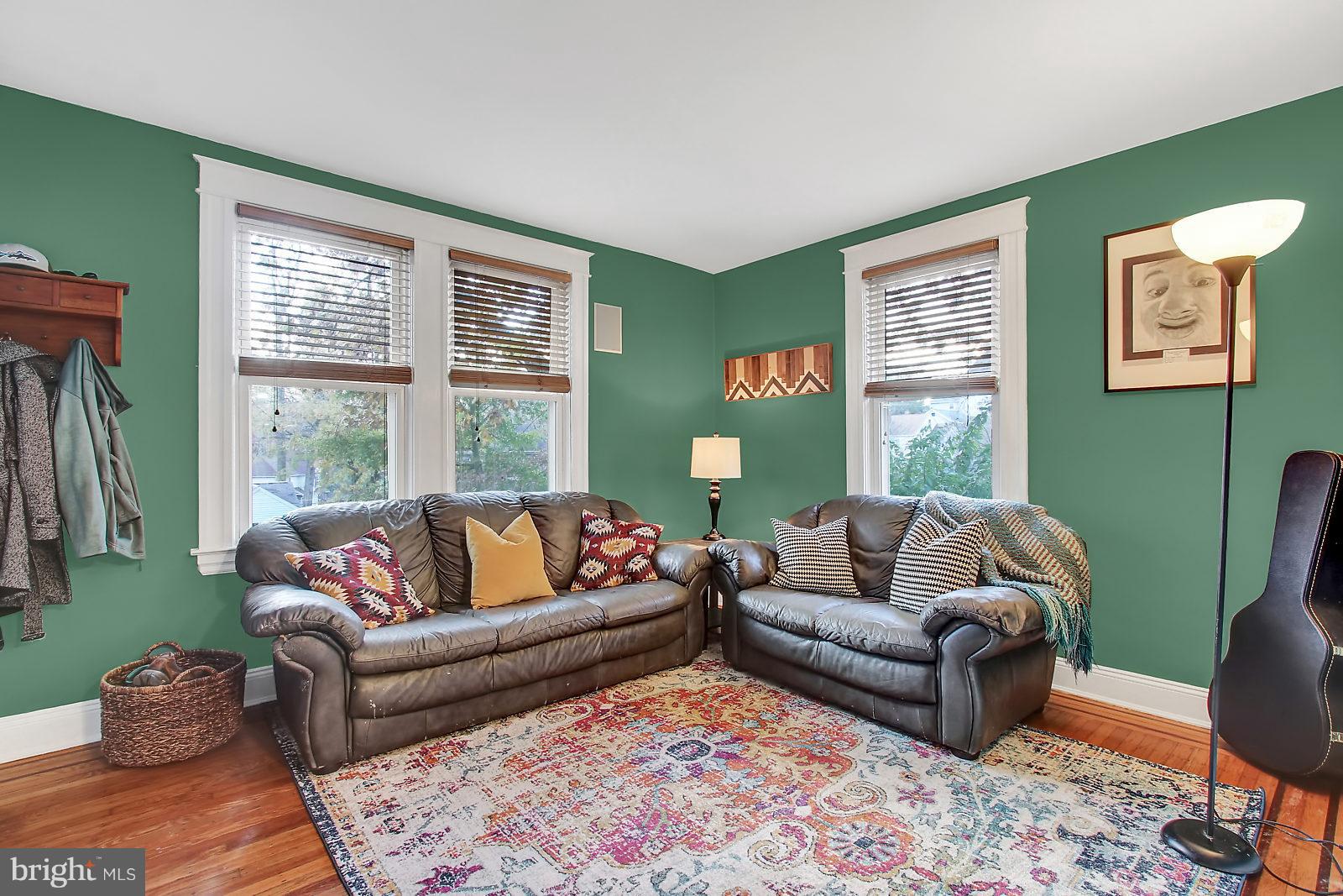 1104 Overbrook Road Baltimore, MD 21239 - Photo 3 of 28 Sunny southern exposure
