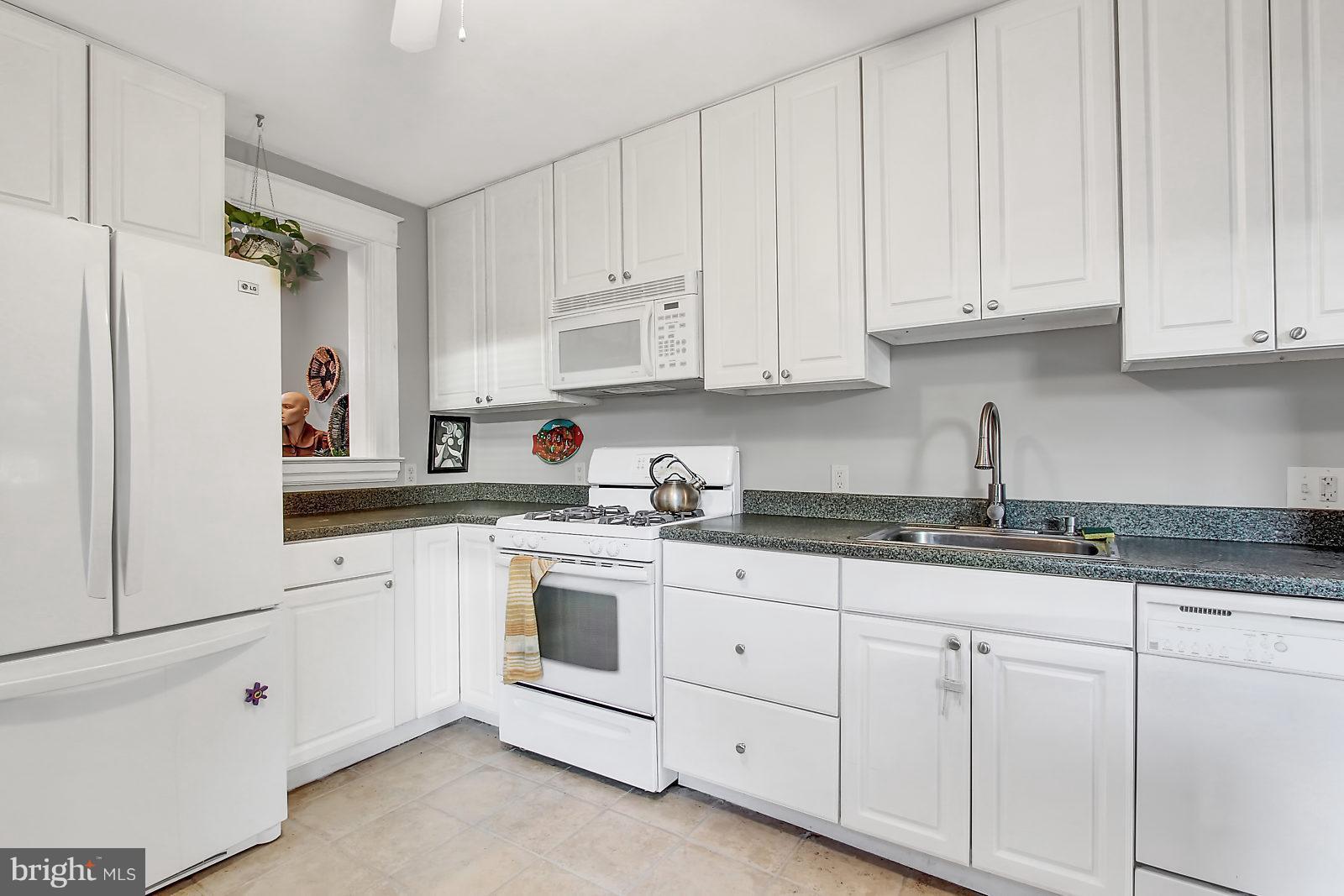 1104 Overbrook Road Baltimore, MD 21239 - Photo 7 of 28