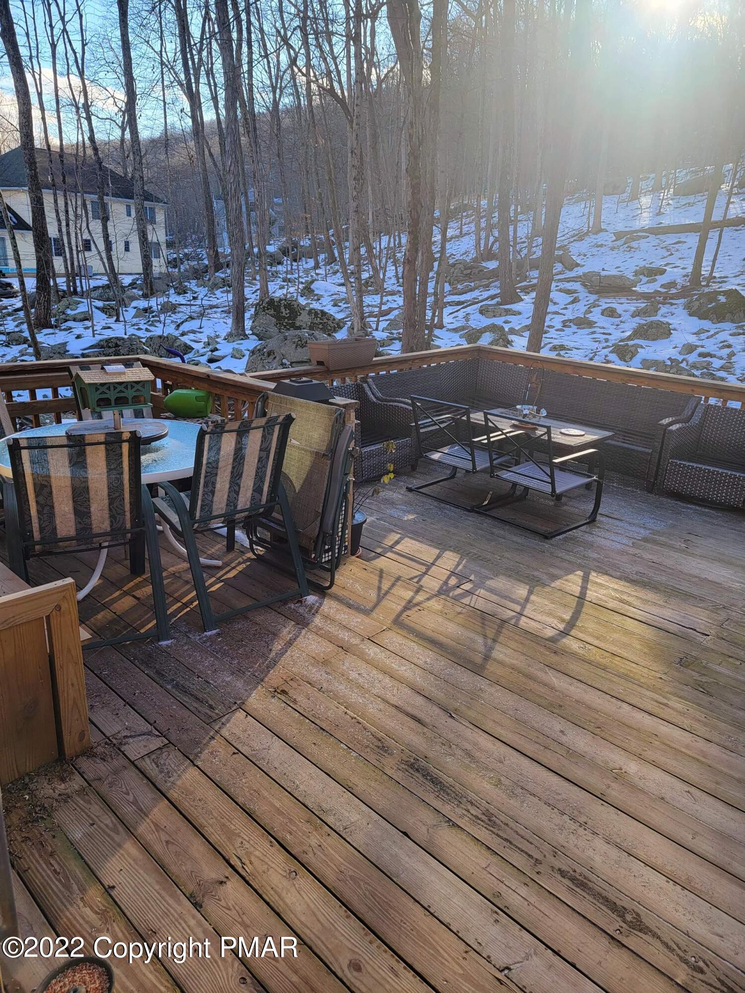 5665 Decker Road Bushkill, PA 18324 - Photo 31 of 32 a living room filled with furniture
