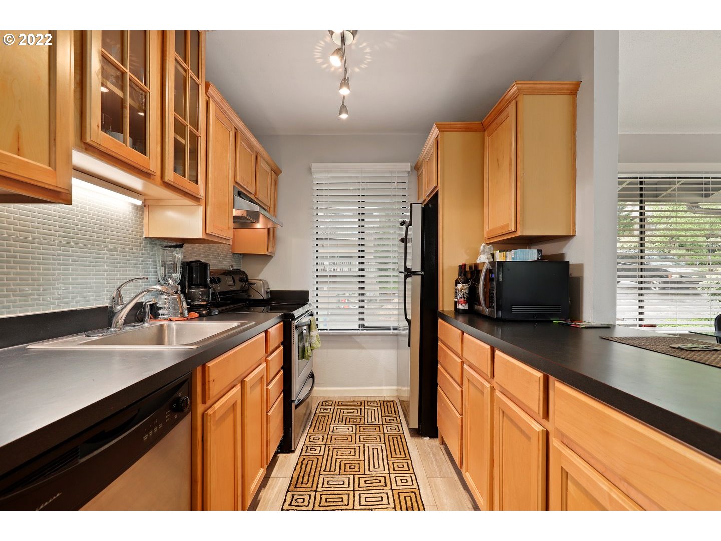 7546 Southwest Barnes Road, Unit A Portland, OR 97225 - Photo 13 of 32 Gallery Image 13