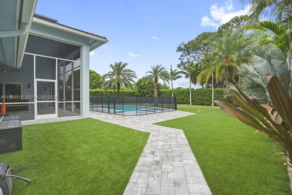 $1,695,000 | 8179 Lakeview Drive, West Palm Beach, FL 33412