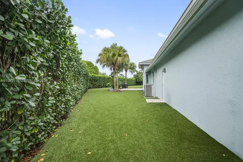 $1,695,000 | 8179 Lakeview Drive, West Palm Beach, FL 33412