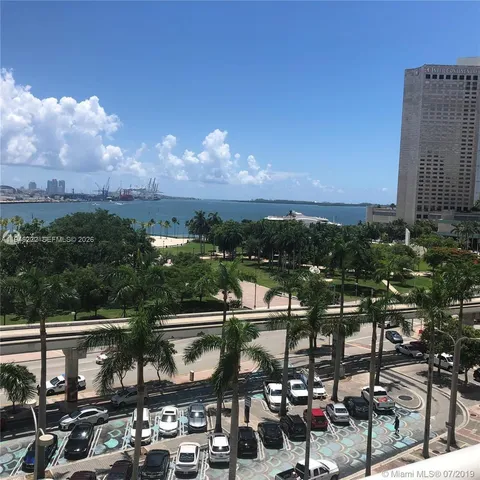 $370,000 | 50 Biscayne Boulevard, Unit 705, Miami, FL 33132