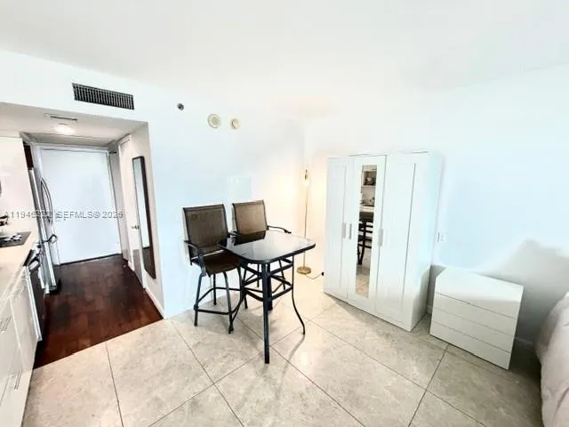 $370,000 | 50 Biscayne Boulevard, Unit 705, Miami, FL 33132