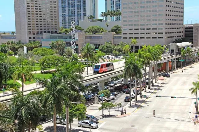 $370,000 | 50 Biscayne Boulevard, Unit 705, Miami, FL 33132