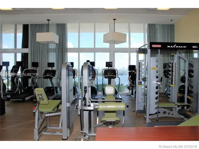 $370,000 | 50 Biscayne Boulevard, Unit 705, Miami, FL 33132