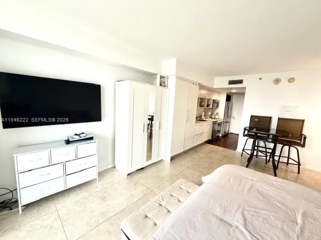 $370,000 | 50 Biscayne Boulevard, Unit 705, Miami, FL 33132