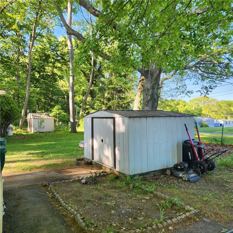 19 Oakside Drive Rochester, NY 14625 - Photo 10 of 11 Shed