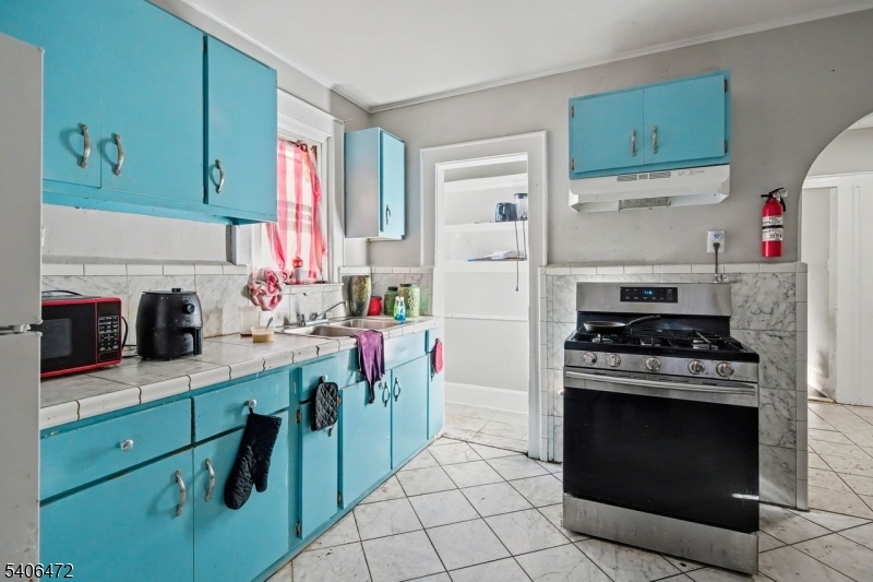 15 Valley Street Newark, NJ 07106 - Photo 13 of 32