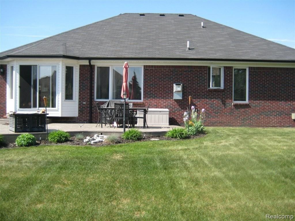 21472 Raintree Drive Macomb, MI 48044 - Photo 17 of 20 IMG_4160.jpg