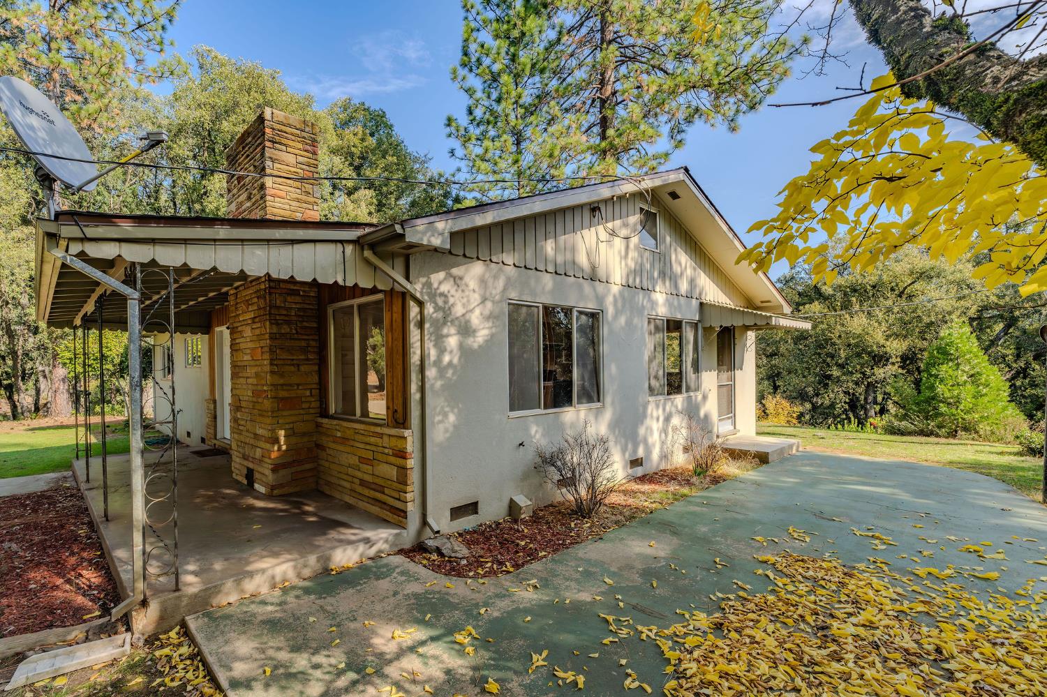13309 Taves Road Jackson, CA 95642 - Photo 13 of 62 a view of a small house with yard