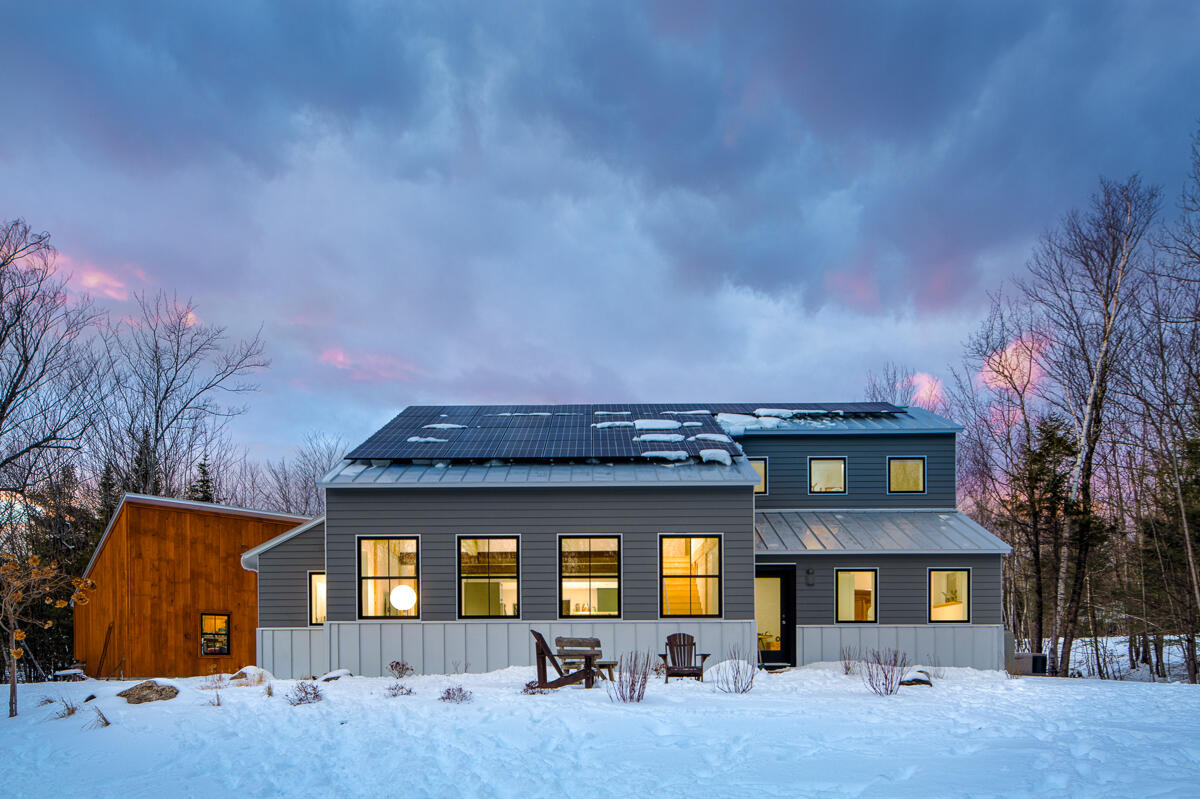 9 Peter Robin Way Freeport, ME 04032 - Photo 3 of 77 9PRW outside picture 3