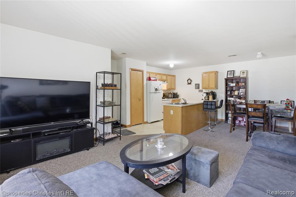 2136 Frazho Road Warren, MI 48091 - Photo 14 of 21