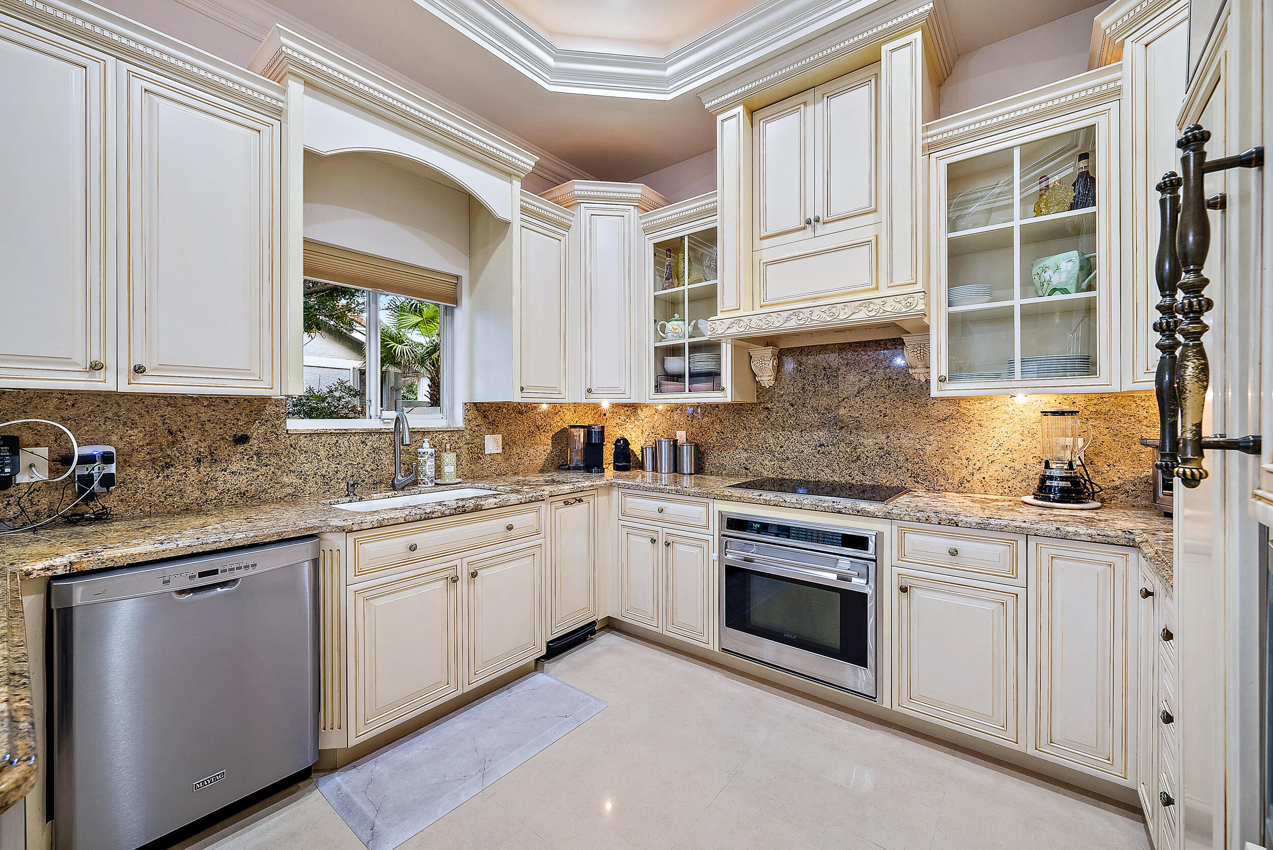 112 Regatta Drive Jupiter, FL 33477 - Photo 14 of 46 Kitchen