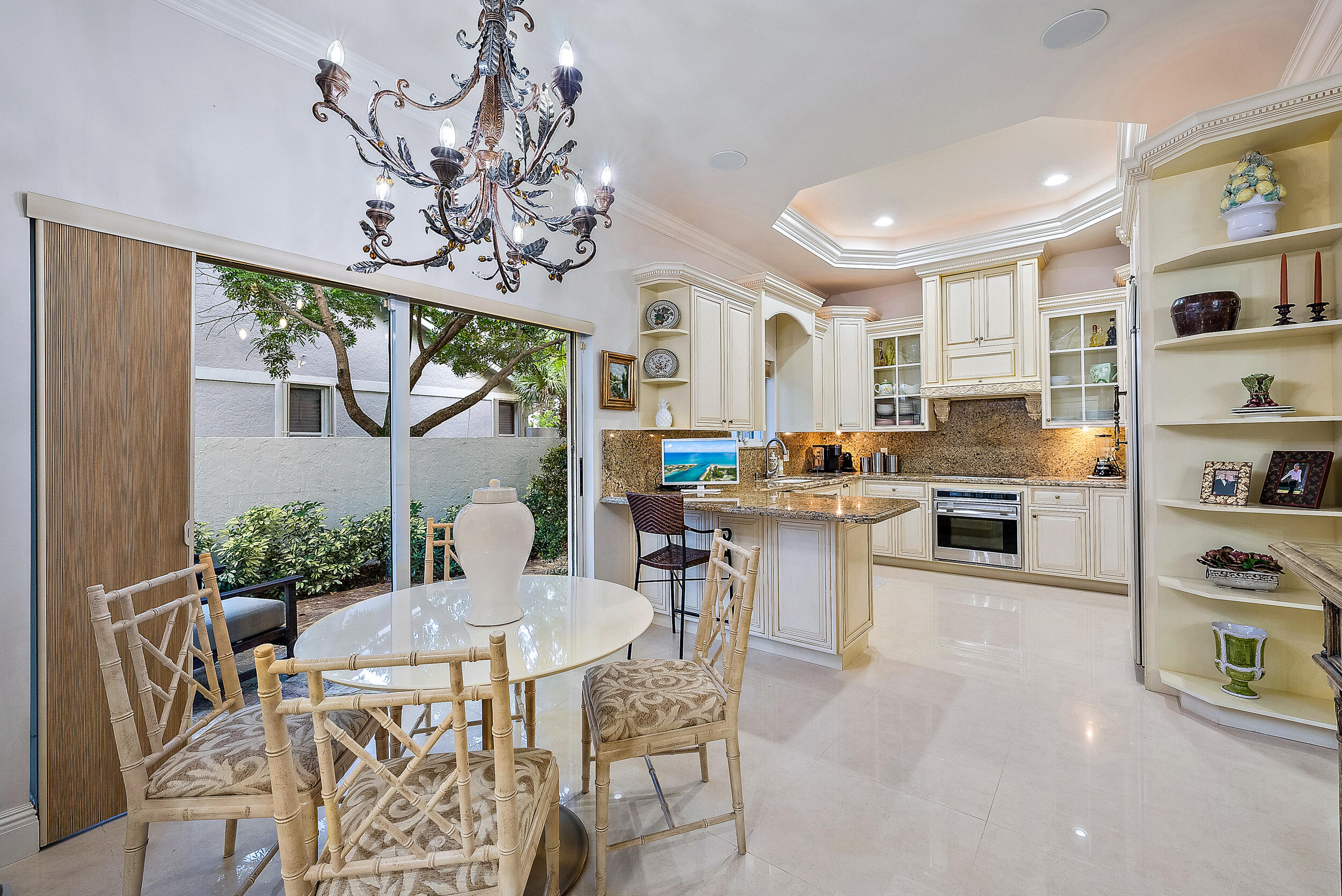 112 Regatta Drive Jupiter, FL 33477 - Photo 15 of 46 Breakfast and Kitchen