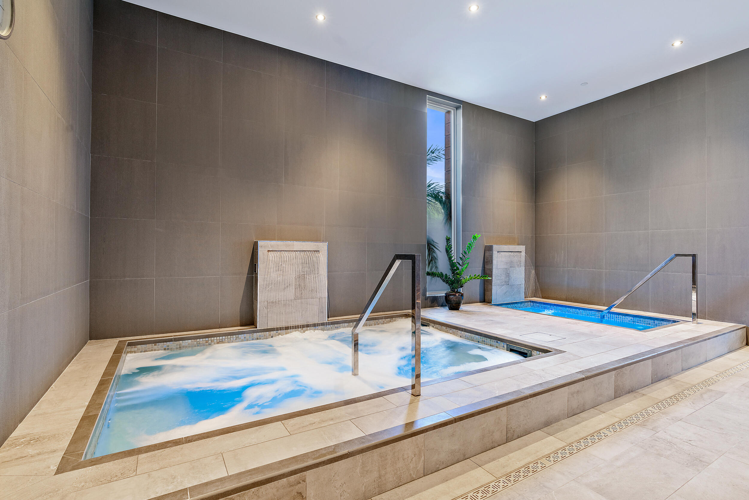 112 Regatta Drive Jupiter, FL 33477 - Photo 40 of 46 Club Spa