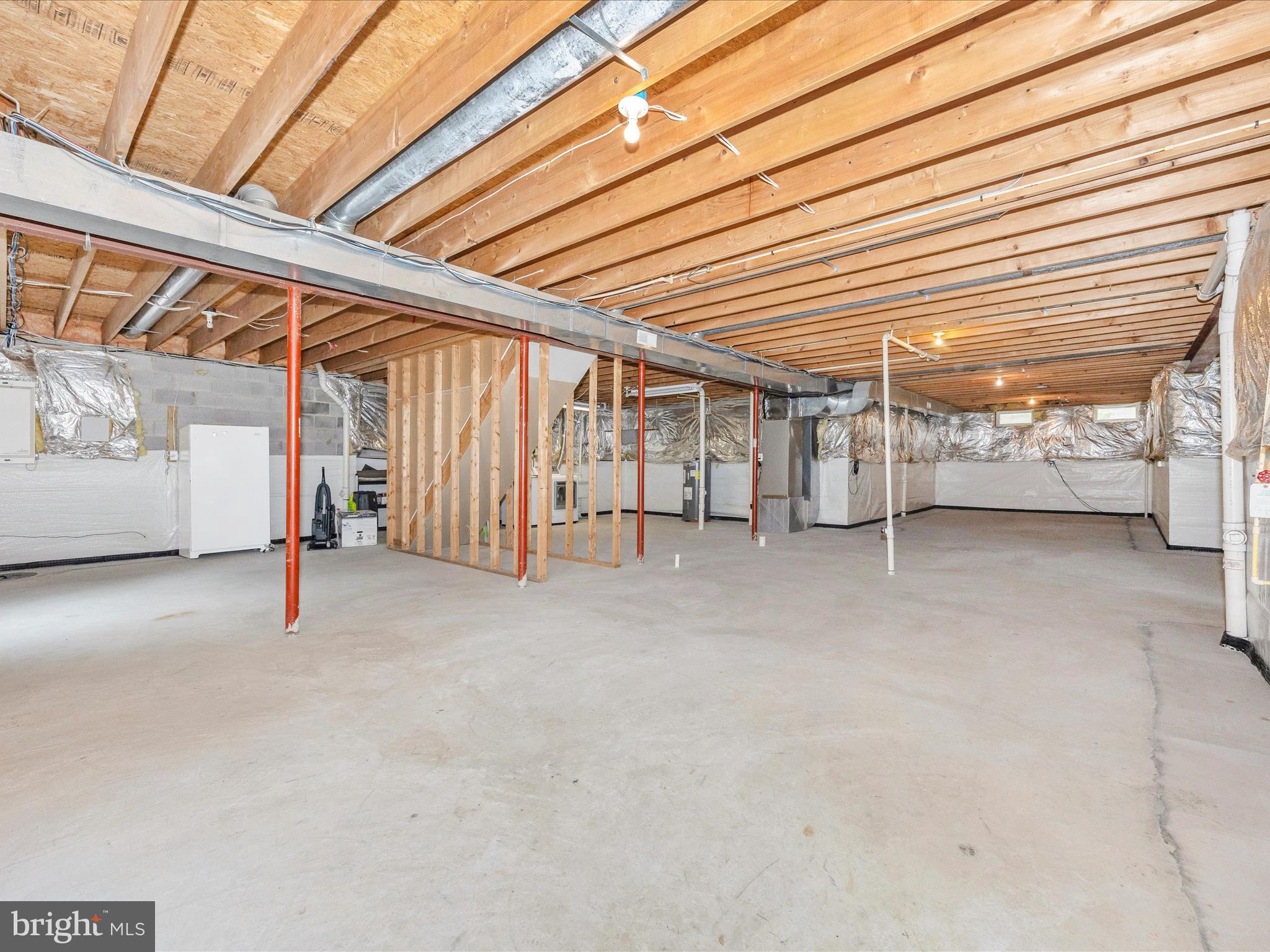 18818 Liberty Mill Road Germantown, MD 20874 - Photo 29 of 39 a view of an empty room with a window