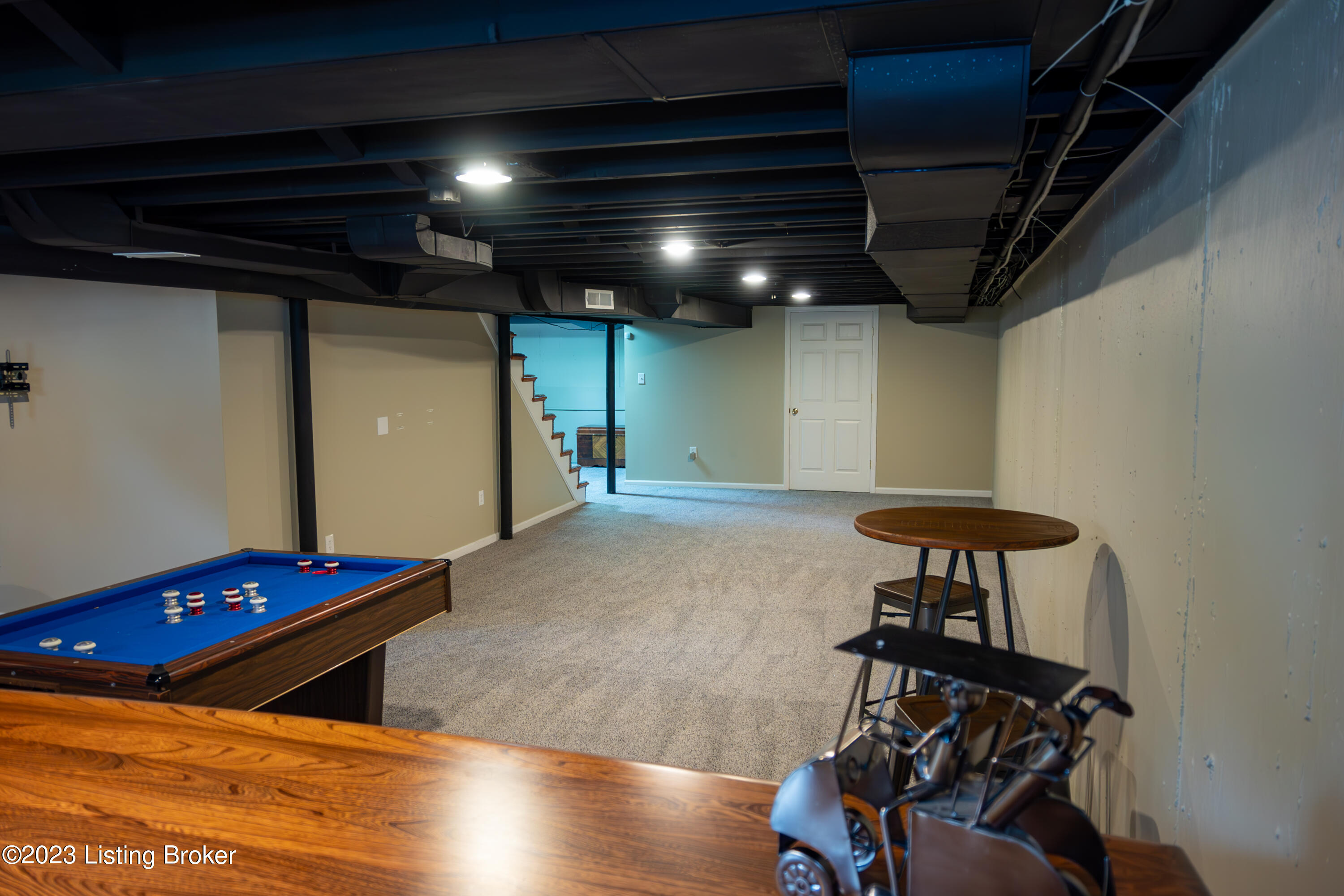 4611 Beaver Road Louisville, KY 40207 - Photo 32 of 46 Family Room
