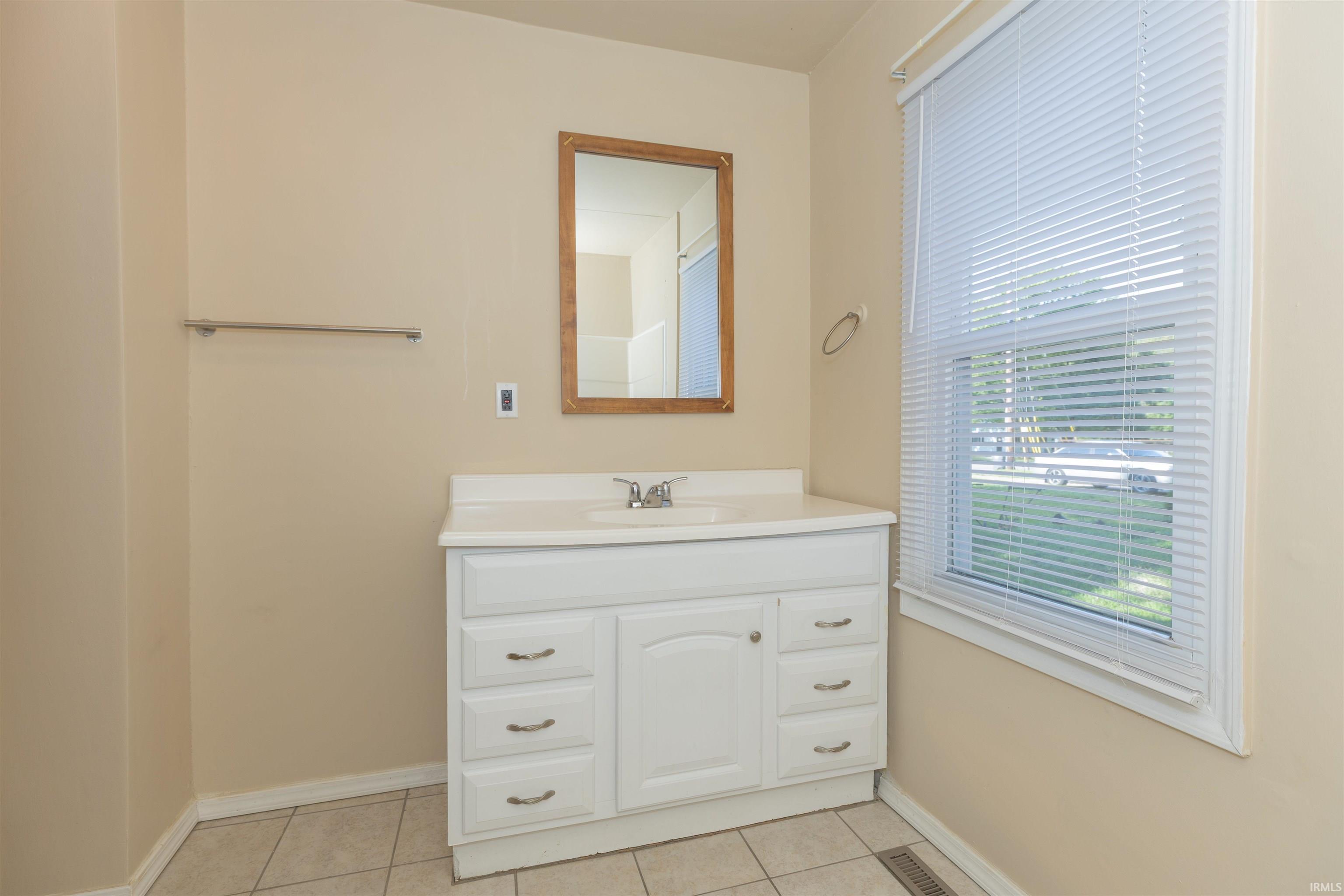 1112 St George Road Evansville, IN 47711 - Photo 19 of 31 Gallery Image 19