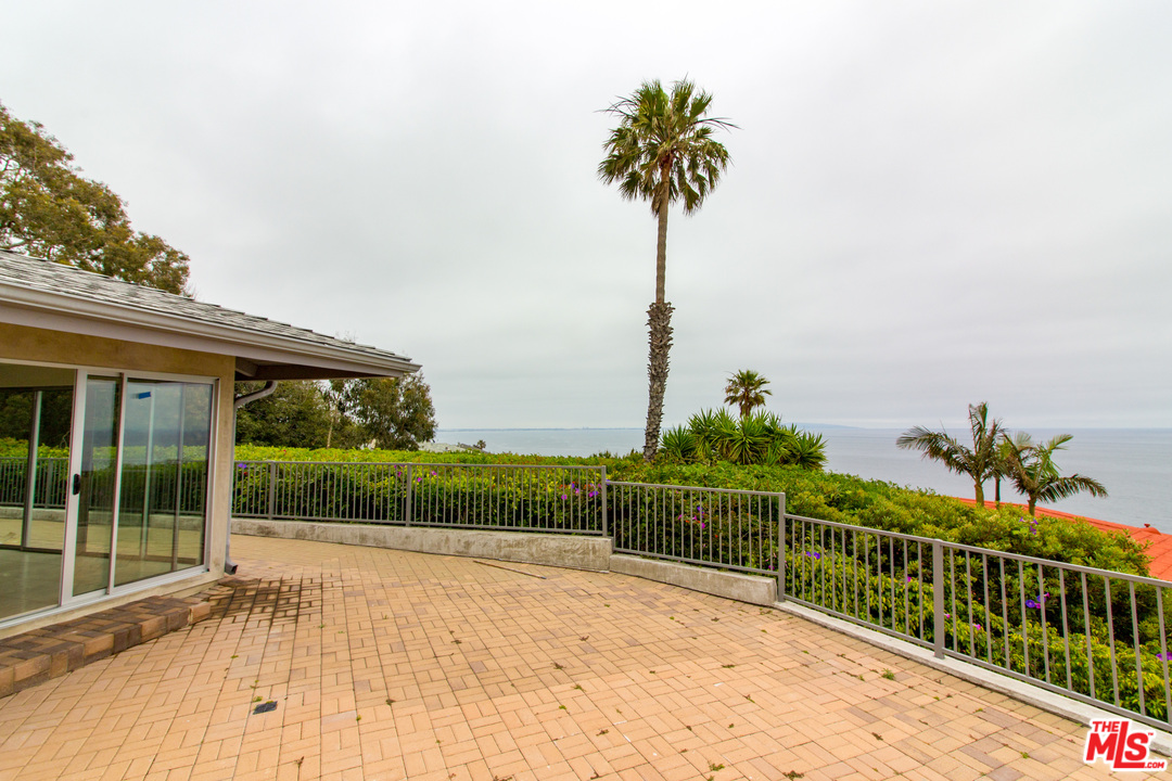 20534 Roca Chica Drive Malibu, CA 90265 - Photo 27 of 38 a view of a garden