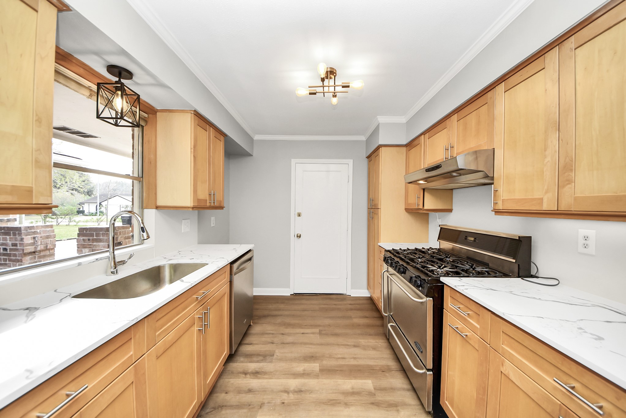 7102 Log Hollow Drive Houston, TX 77040 - Photo 17 of 47