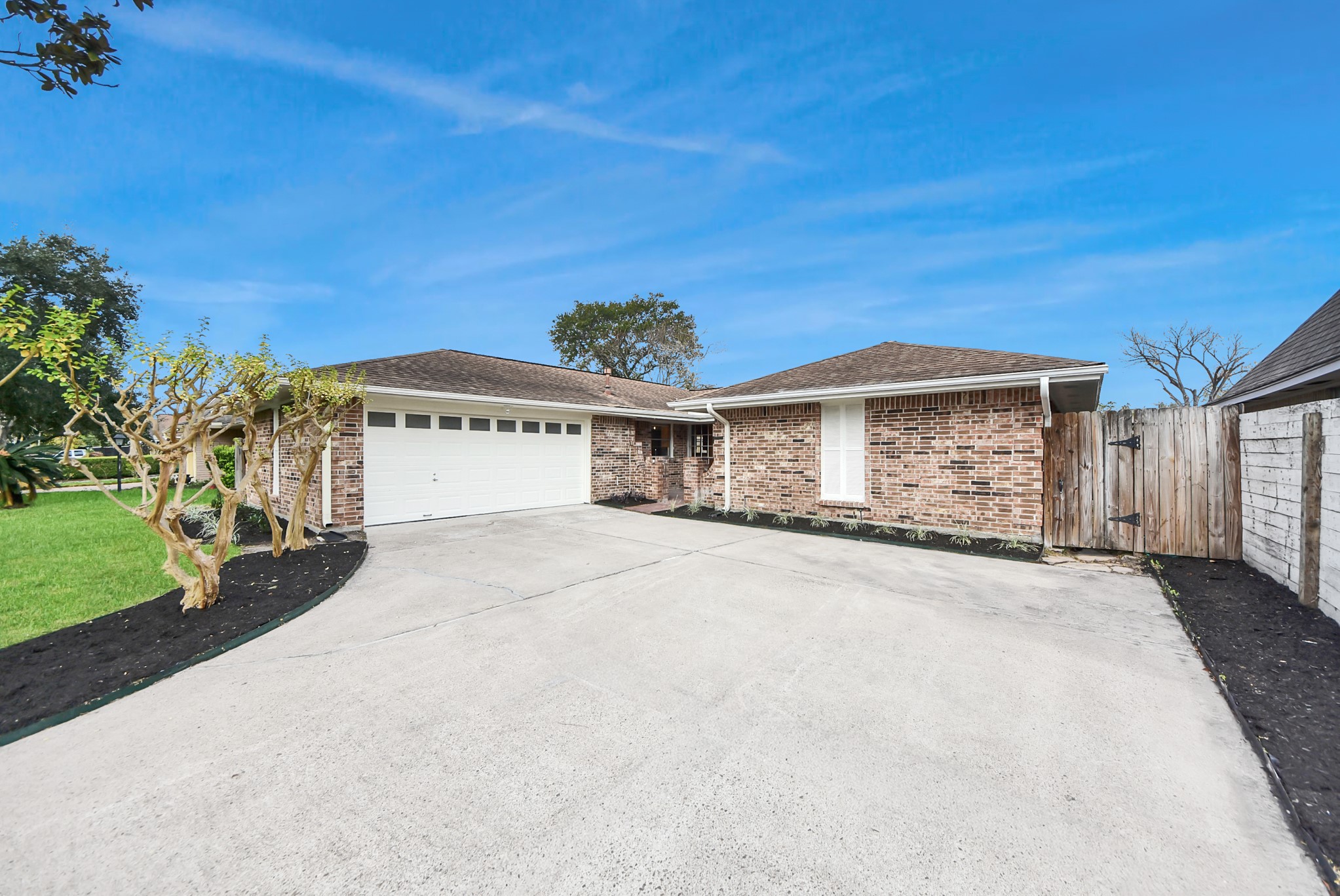 7102 Log Hollow Drive Houston, TX 77040 - Photo 5 of 47