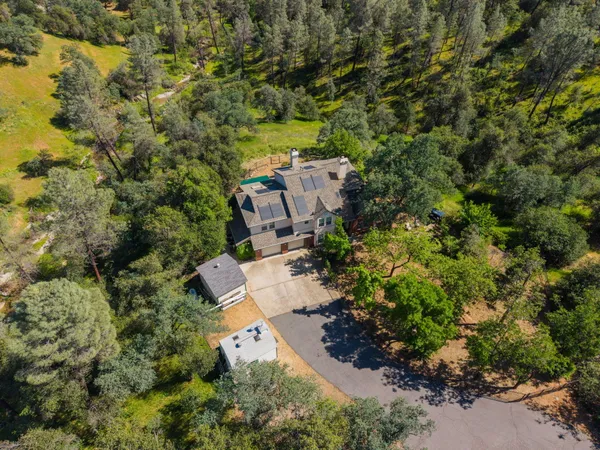 $595,000 | 8745 Glendive Lane, Redding, CA 96001