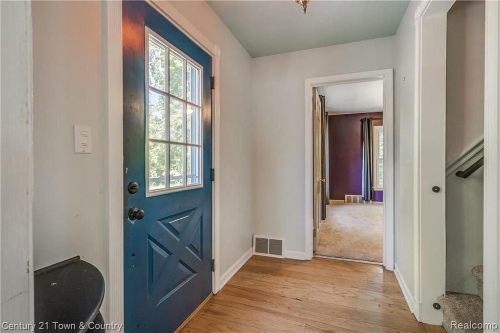 4100 Beach Road Troy, MI 48098 - Photo 2 of 54