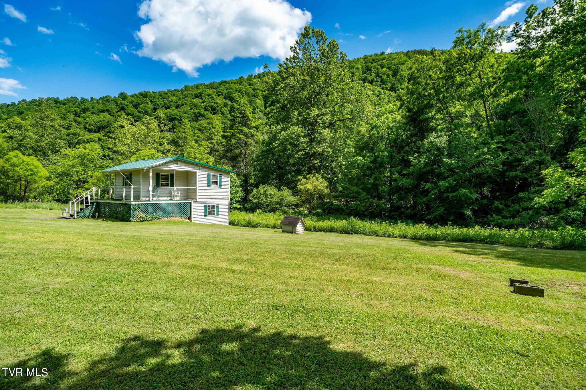 766 Doe Creek Road Butler, TN 37640 - Photo 12 of 50 766 Doe Creek Road (30 of 54)