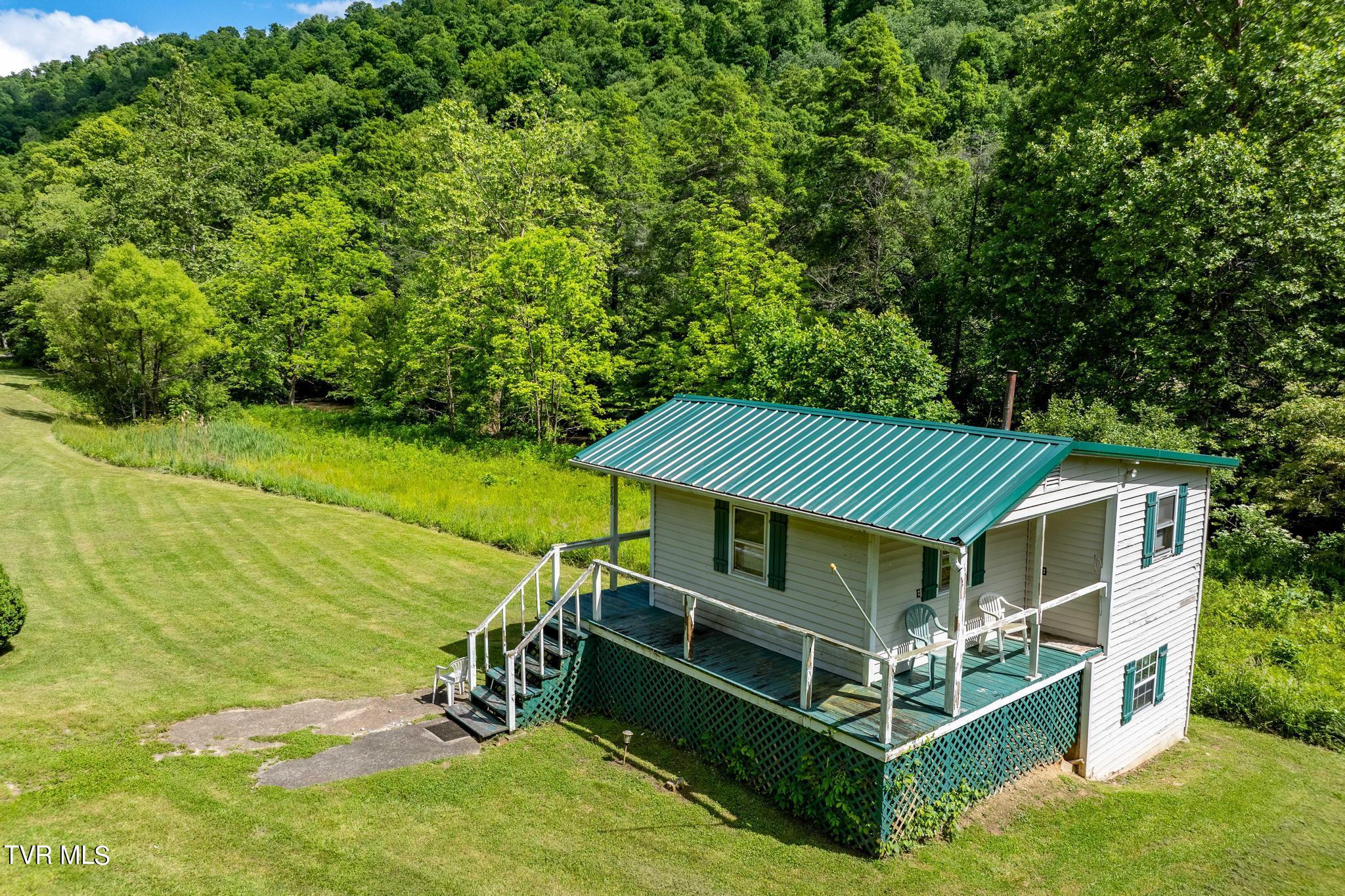 766 Doe Creek Road Butler, TN 37640 - Photo 28 of 50 766 Doe Creek Road (20 of 54)