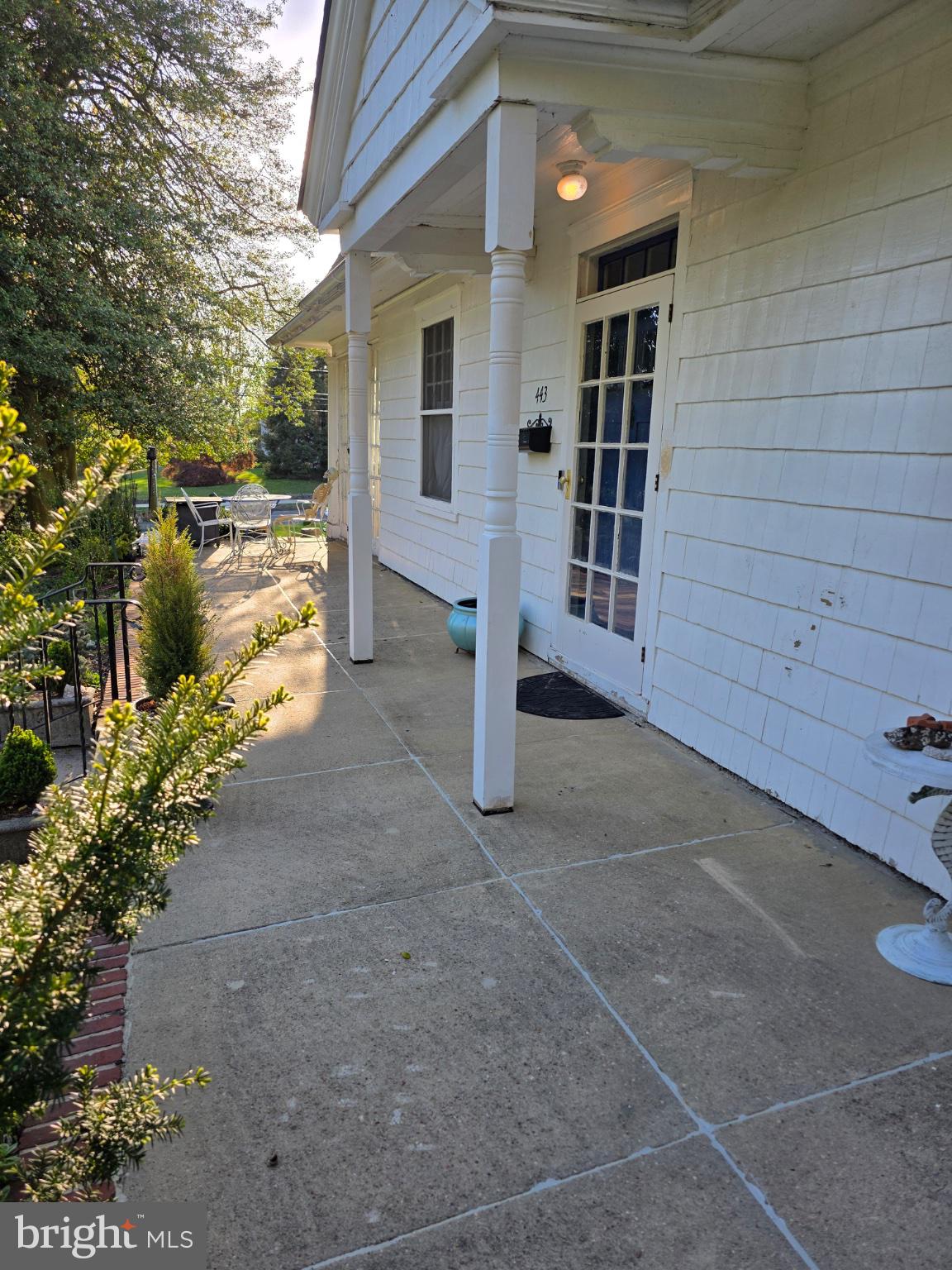 443 High Street Mount Holly, NJ 08060 - Photo 3 of 42 Charming entryway bathed in sunlight.