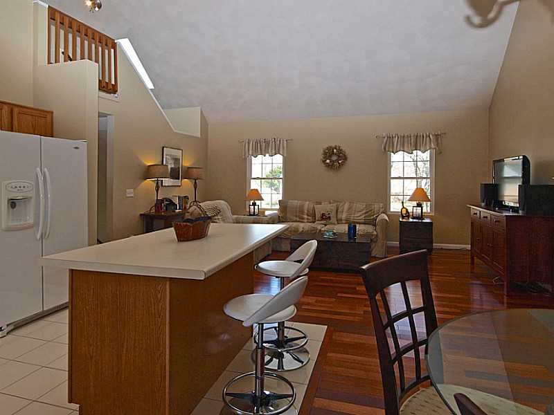 18 Conanicus Road Narragansett, RI 02882 - Photo 11 of 25 Kitchen.
