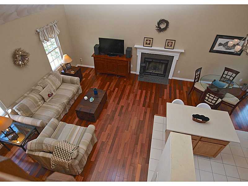 18 Conanicus Road Narragansett, RI 02882 - Photo 18 of 25 Living Room.