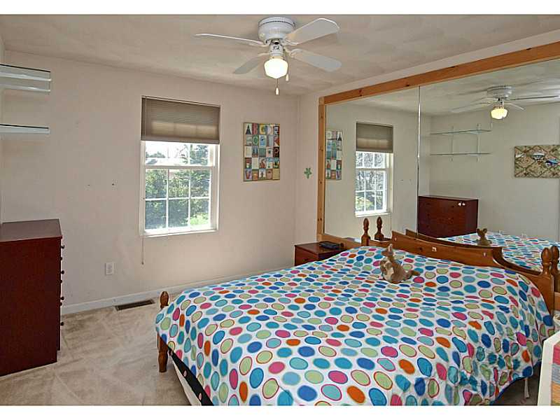 18 Conanicus Road Narragansett, RI 02882 - Photo 23 of 25 Bedroom.