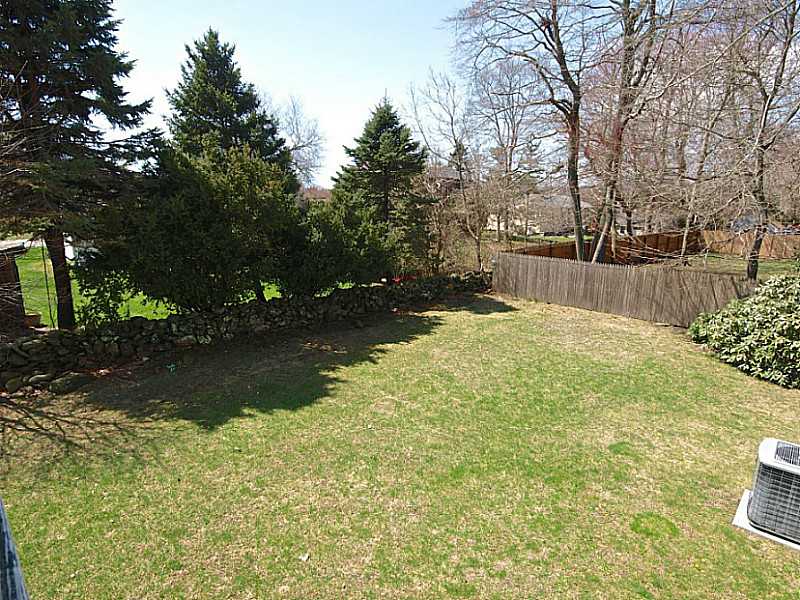 18 Conanicus Road Narragansett, RI 02882 - Photo 5 of 25 Yard/Garden.