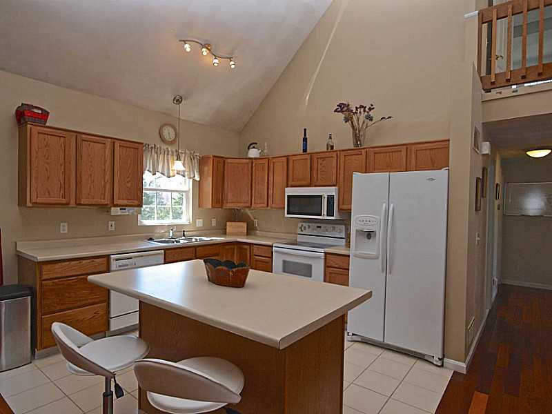 18 Conanicus Road Narragansett, RI 02882 - Photo 8 of 25 Kitchen.