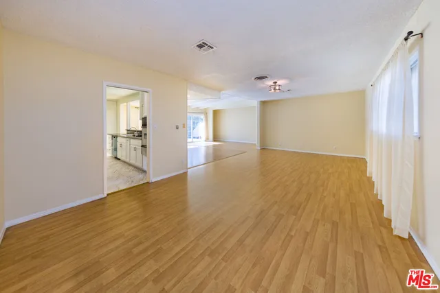 $949,000 | 19168 Erwin Street, Tarzana, CA 91335